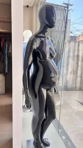 Vendo Manequim GRÁVIDA com suporte