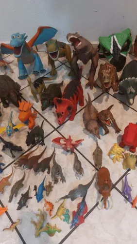 Dinossauros de brinquedo 