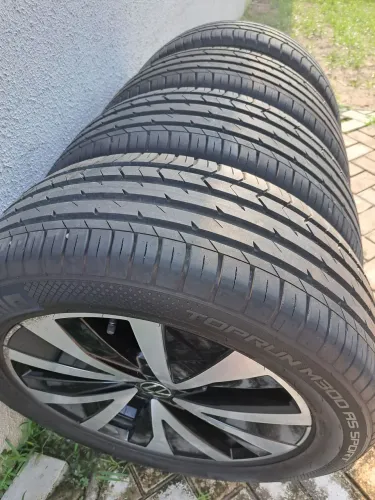 Pneus 245/50r18