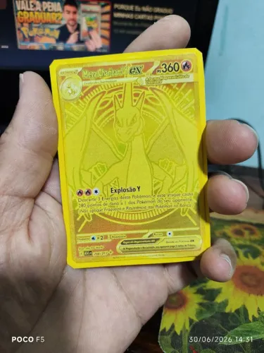 Carta Mega Charizard Y ex ultra rara