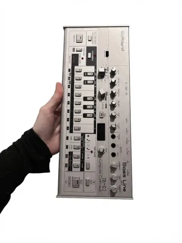 Sintetizador e sequenciador ROLAND TB-03 | BOUTIQUE (Perfeito estado)
