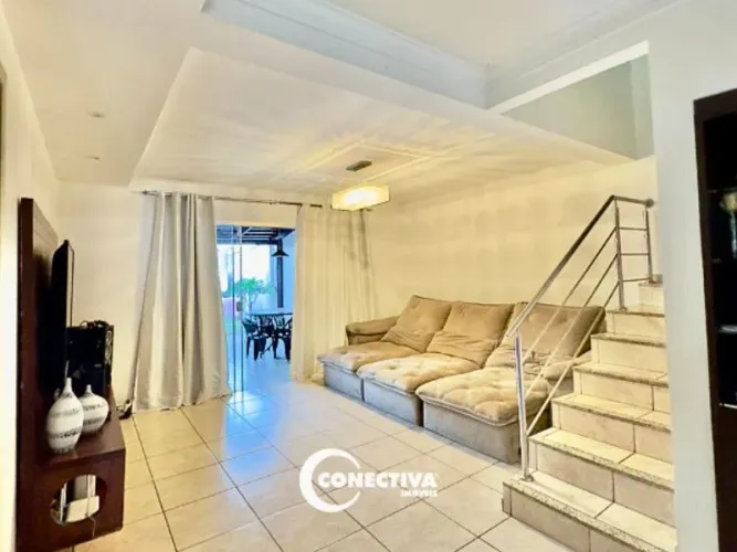 Sobrado 240m² com 3 Quartos no Jardim Atlântico