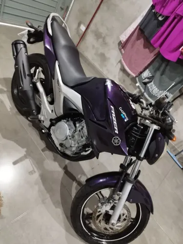 Fazer 250 roxa linda e toda original