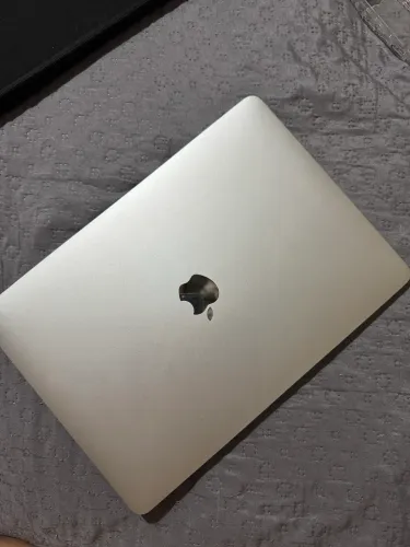MacBook Pro 13? Apple M2 (2022) - Excelente Estado