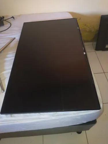 Vendo  tela tv Samsung 48 polegadas a tela está perfeita com defeito na placa principal 
