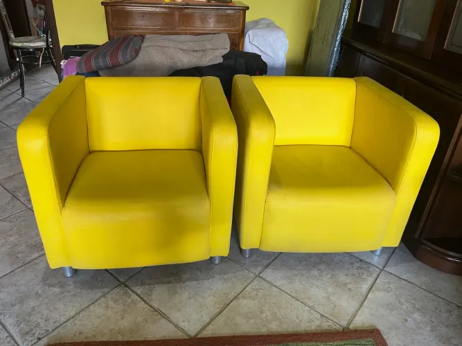 POLTRONAS TOK&STOK AMARELAS EM COURINO