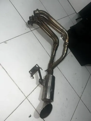 Escapamento inox cabe na cbr650r ,cb650r,hornet600,xj6
