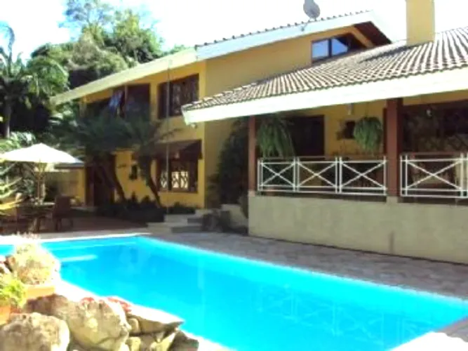 Imperdível! Casa à venda em Atibaia-SP, Vila Gardênia. 4 quartos, 1 suíte, 3 salas, 4 banh
