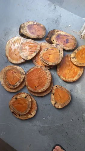 PECAS EM MADEIRA PARA DECORACAO E FESTAS