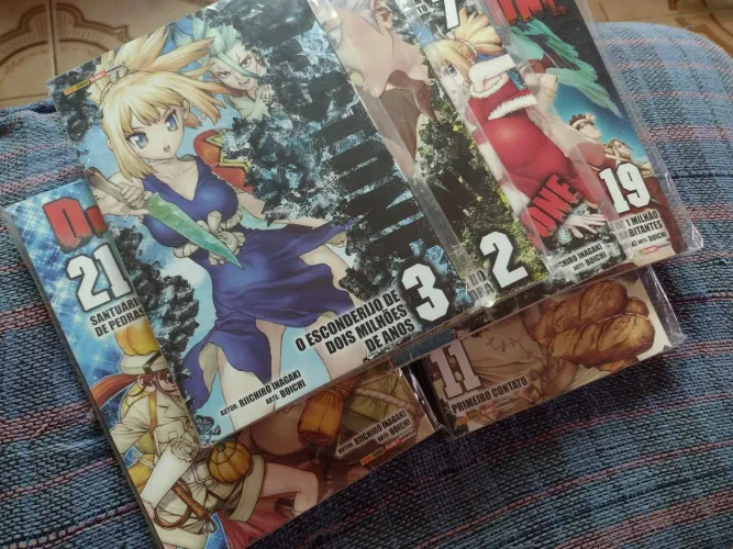 Lote mangás Dr.Stone