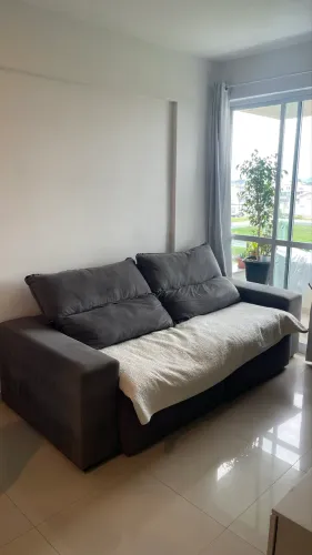 Sofá usado em bom estado. 