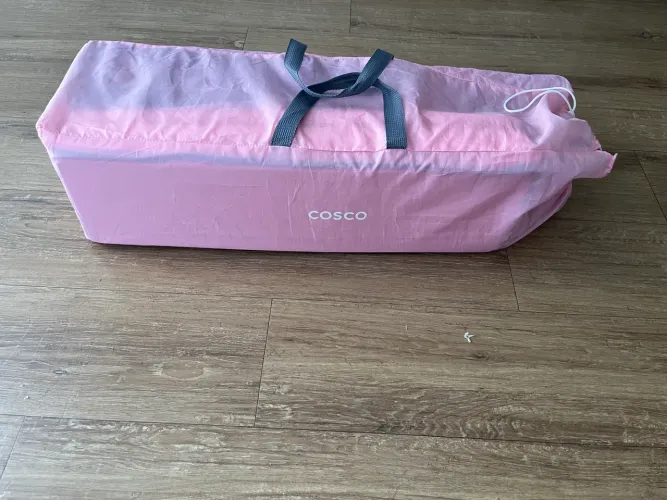Berço portátil COSCO ROSA IMPECÁVEL