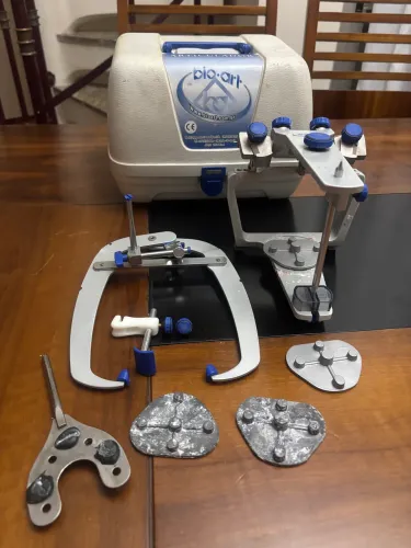 Articulador semi-ajustável Bio-art 4000