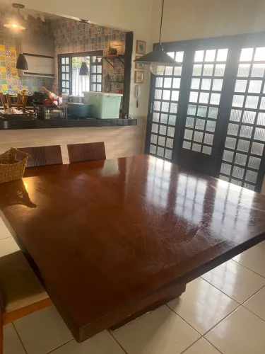 Mesa quadrada de 8 lugares