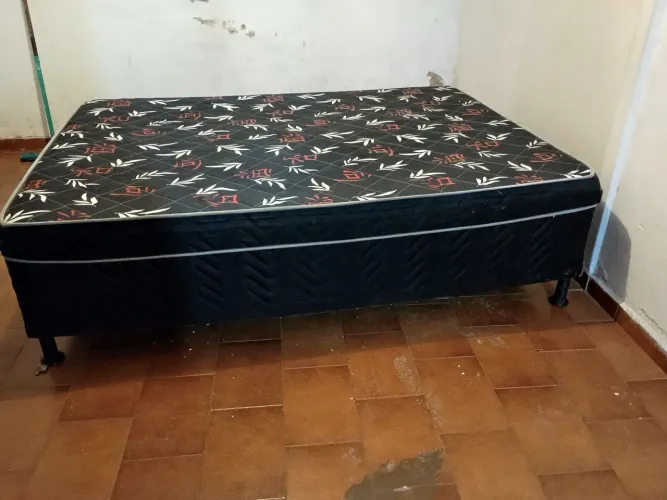 Cama casal box usada,serve também como base para colchão