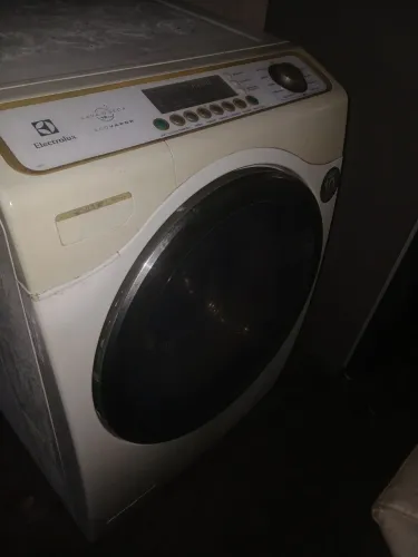Lava e seca Electrolux LSE 12