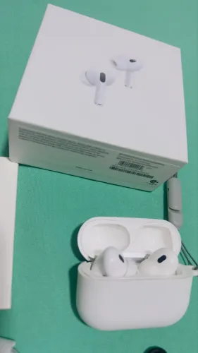 AirPods Pro 2° geração + Acessórios