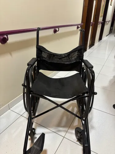 Doa se cadeira de rodas
