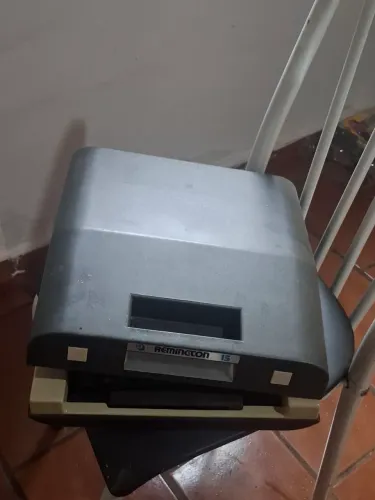 Máquina de escrever Remington 15