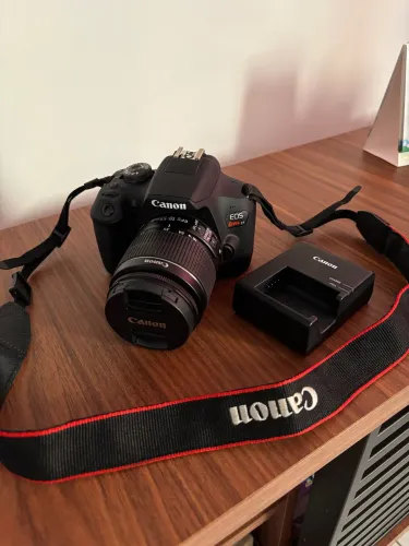 Vendo câmera Cânon T7 com lente 18-55mm