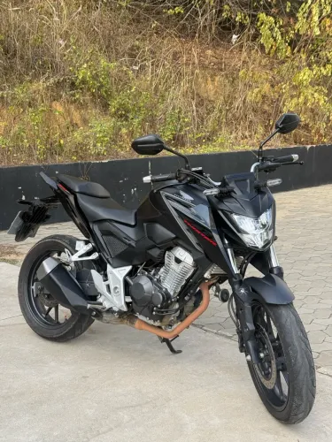 Honda CB300F Twister