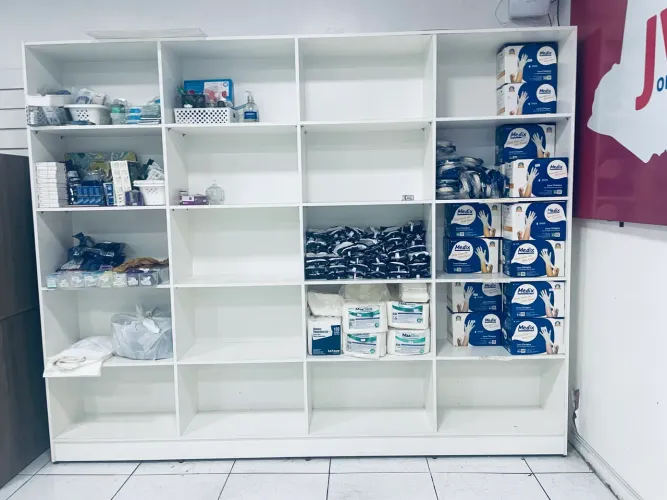 Armário embutido para loja