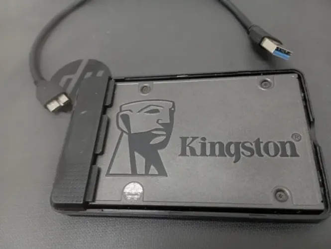 SSD Kingston 120GB + adaptador para SSD externo