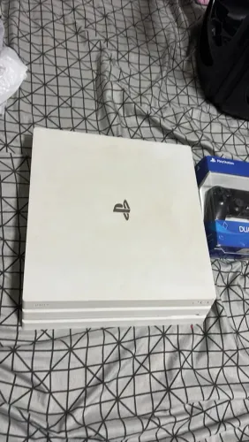 PlayStation 4 branco 1TB