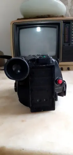 Filmadora antiga, Sony, preta - AF CCD (no estado)