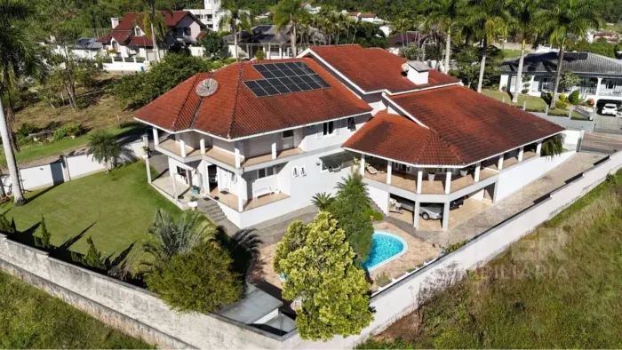 Casa alto padrão a venda no bairro Gloria| Rodeio - 5 dormitórios | 1.350 m²