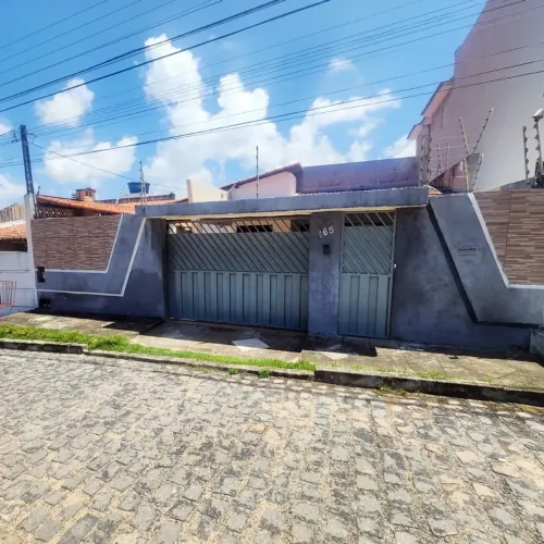 Imóvel para venda tem 160 m² com 03 quartos, sendo 02 suites em Nova Parnamirim - Parnamir