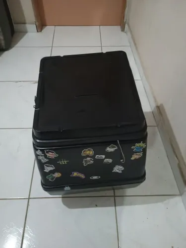 Baú 80 litros pra moto !