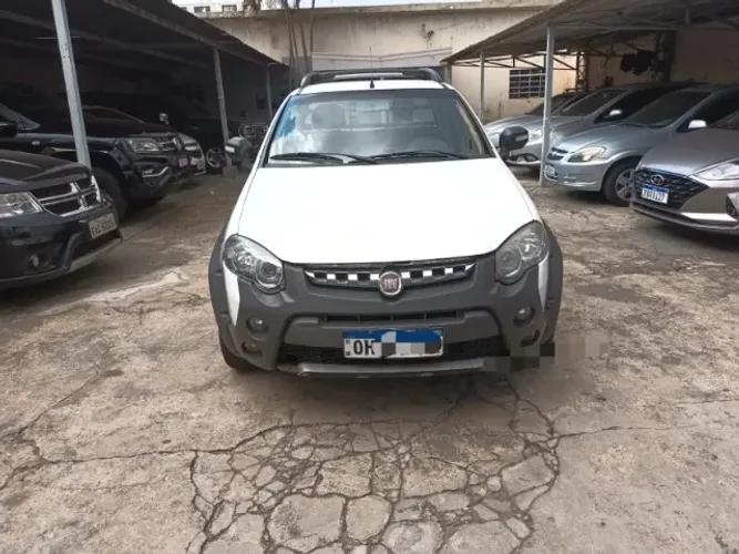 Fiat Strada Adventure 1.8/ 1.8 Locker Flex CE 2013