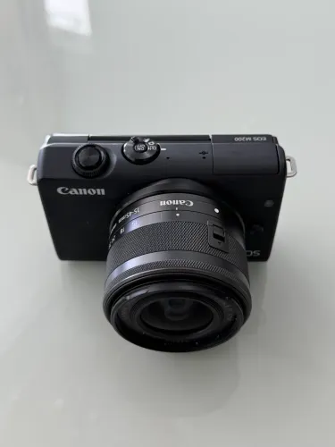 Câmera cânon M200 eos
