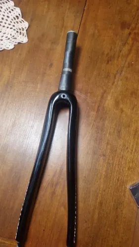 Garfo de bike Tarmac SL 6 Specialized tam 49 espiga cônica 16,5cm