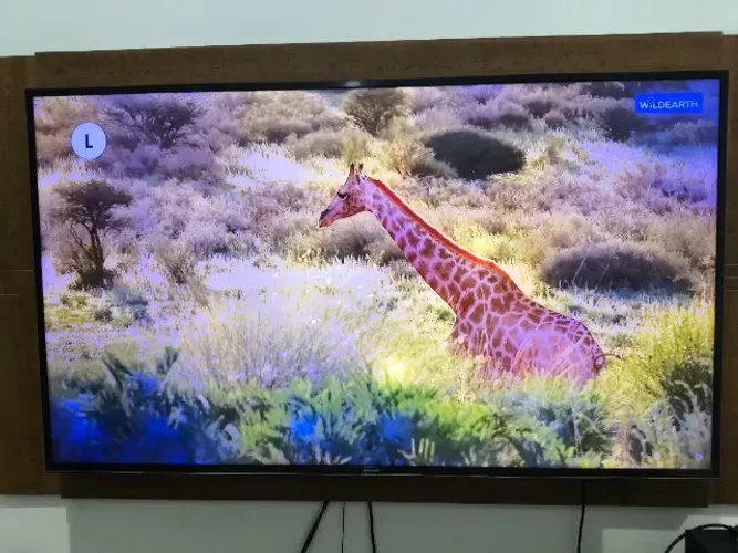 Samsung UN55MU6100 55" 4K - Com Mancha e Linha na Tela
