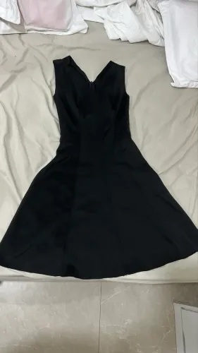 Vestido preto de festa