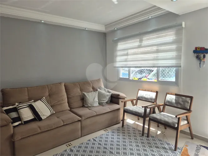 Casa à venda com 3 quartos, sendo 2 suítes, no condomínio Quintas Marajoara, São Paulo - S