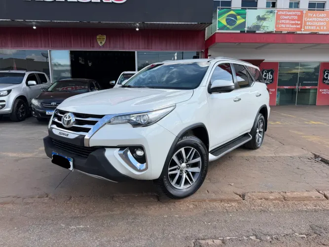 Toyota Hilux SW4 SRX 4X4 2.8 TDI 16V Dies. Aut. 2020