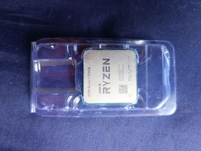 AMD Ryzen 7 5700x