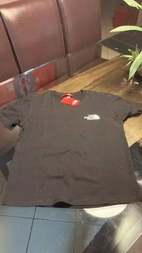 Camiseta The north Face (TNF)