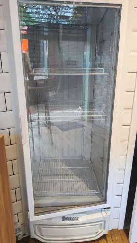 Freezer vertical expositor inverter porta vidro 572L Gelopar