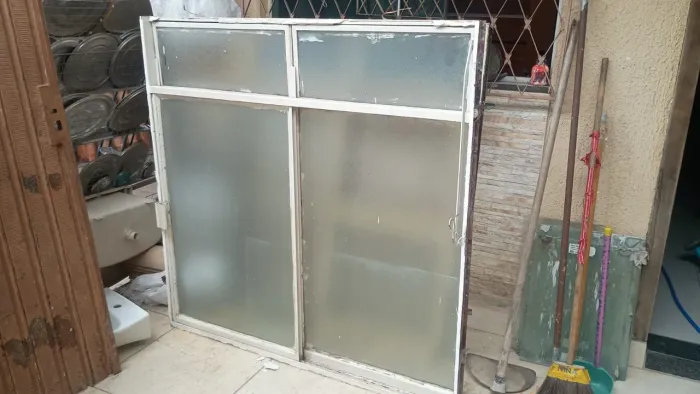 Janela de ferro com vidro e basculante 1,40x1,40