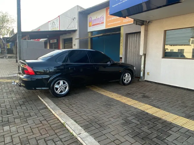 Chevrolet Vectra CD 2.2 16V / 2.0 16V Mec./aut. 2000