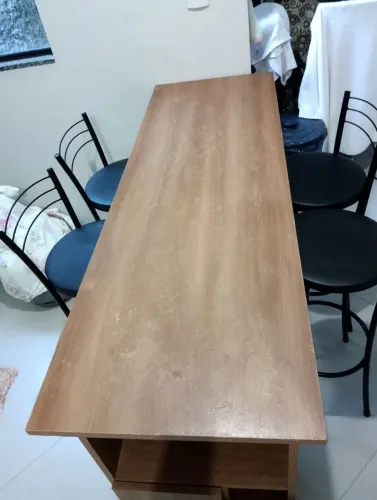 Bancada. Vendo ou troco por mesa de 4/6 cadeiras 