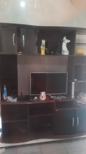 Estante de sala