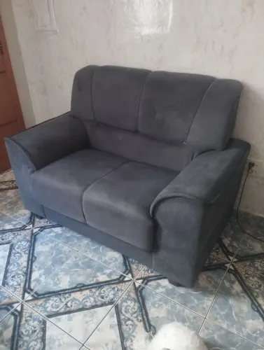 SOFA 2 LUGARES SUEDE NA COR CINZA