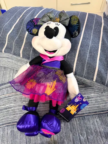 Pelúcia Disney Minnie Main Attraction limitada
