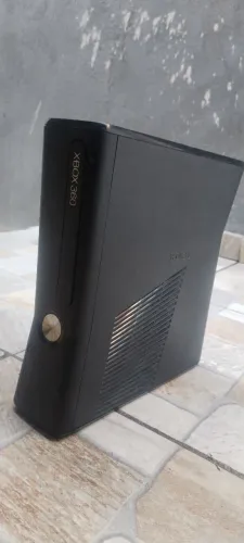 Xbox 360 slim com defeito