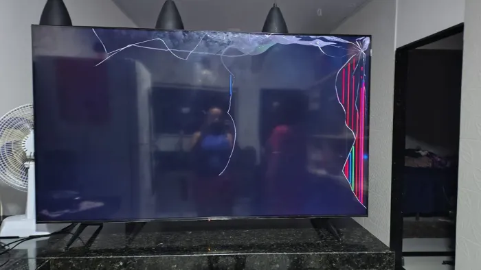 Televisão 65 TCL para Retirada de pesas